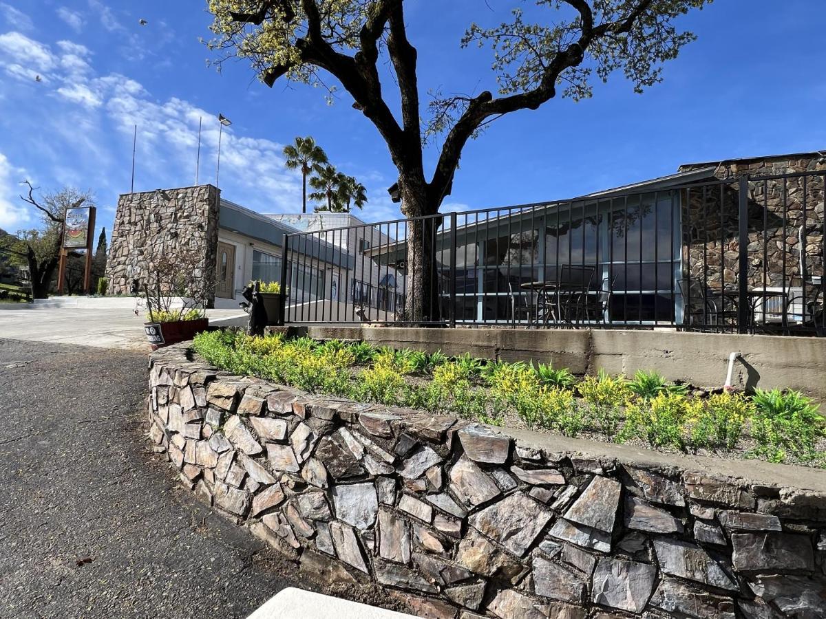 Sierra Lodge Three Rivers Bagian luar foto